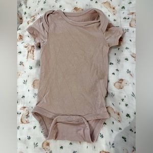 ✨ Like new (only worn once!) Kyte newborn onesie